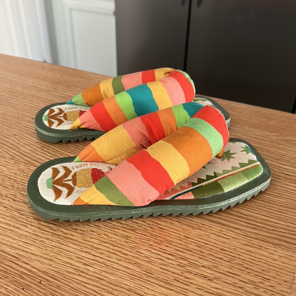 Farm Rio pineapple puffy sandals multi color size 5 - Picture 3 of 6
